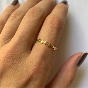 14k gold delicate star ring - size 8